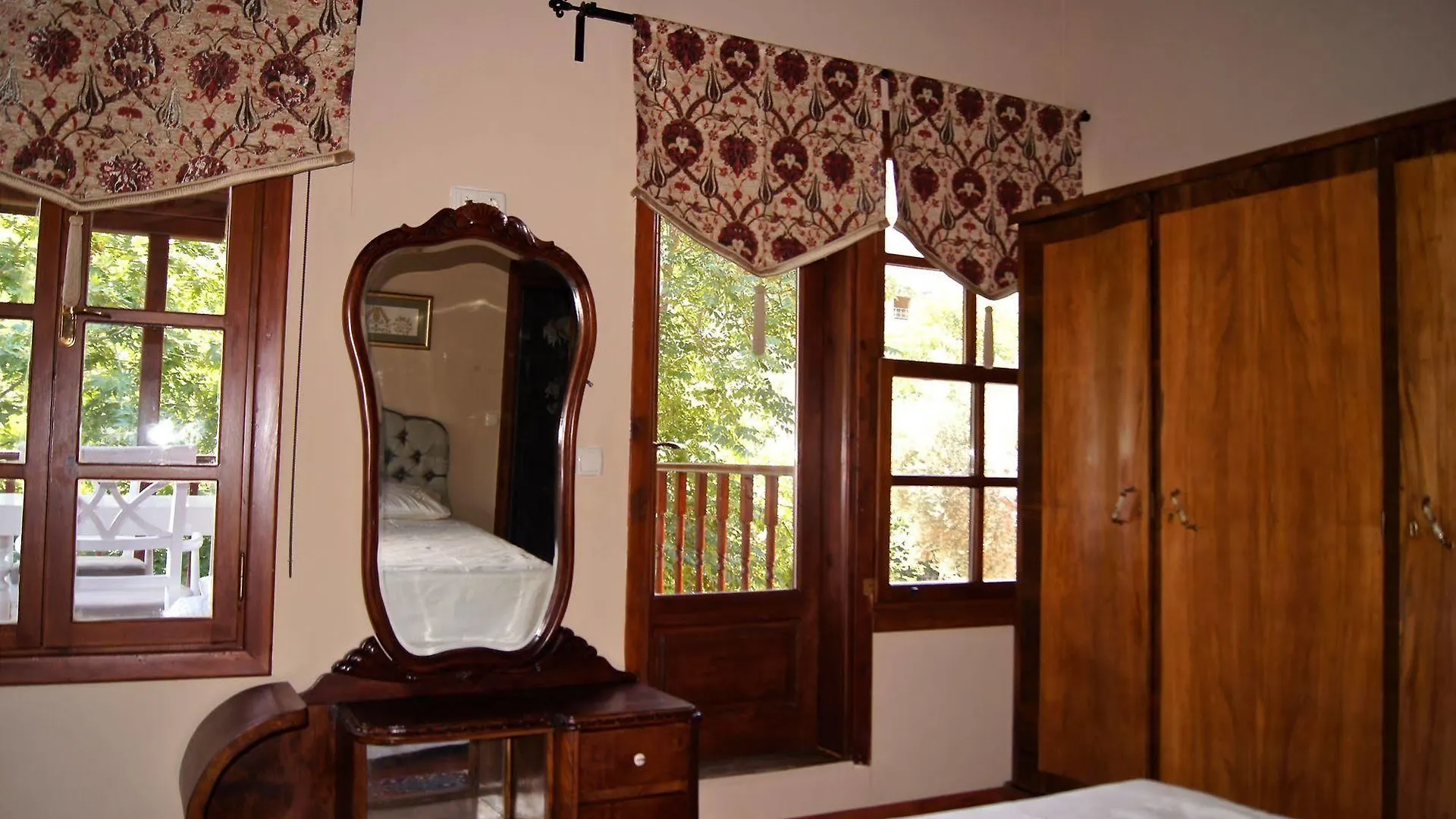 Candle Suites Antalya Hotel